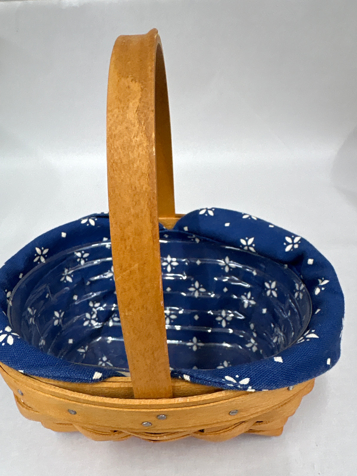 Longaberger 1999 Horizon of Hope Basket with Liner, Protector. Please note broken/split on handle.