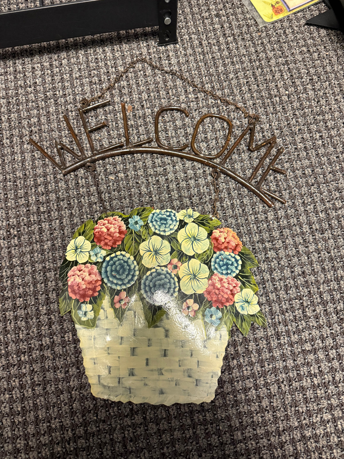 Homestead hanging metal welcome sign