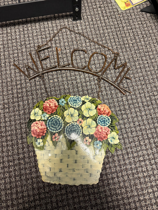 Homestead hanging metal welcome sign