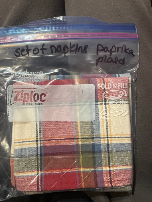 Set of napkins in paprika plaid