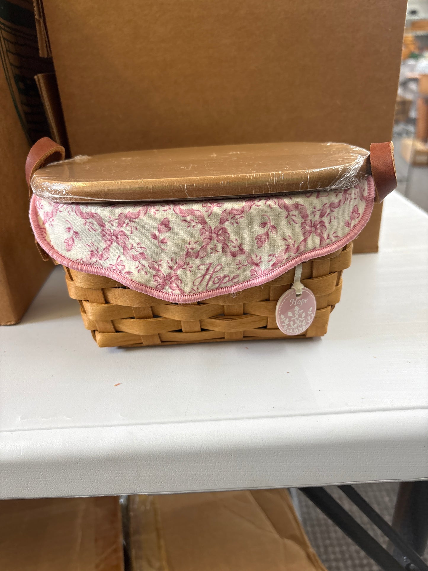 Longaberger 2005 horizon of hope basket with liner, protector, tie-on and lid