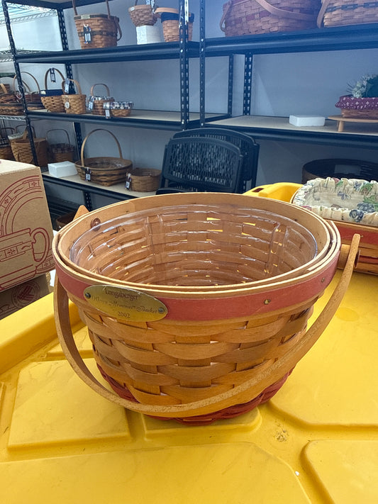 Longaberger 2002 woven memories basket with protector