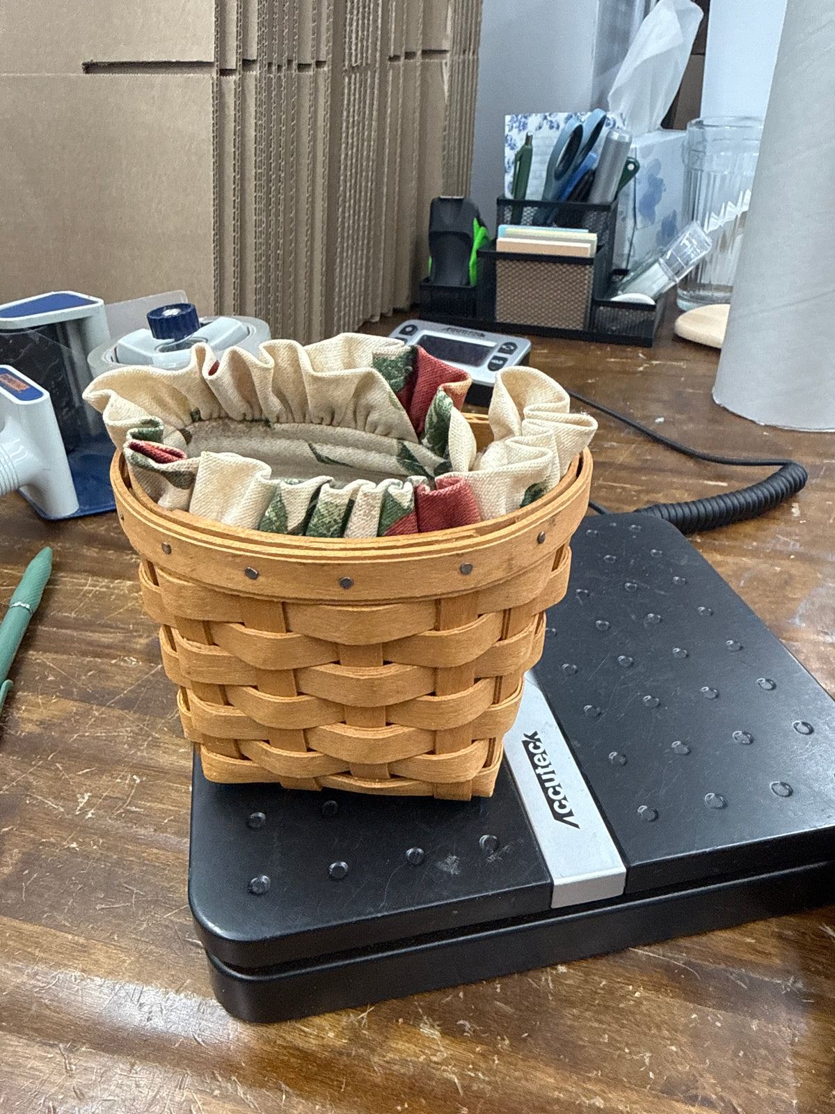 Longaberger oregano basket with liner and protector