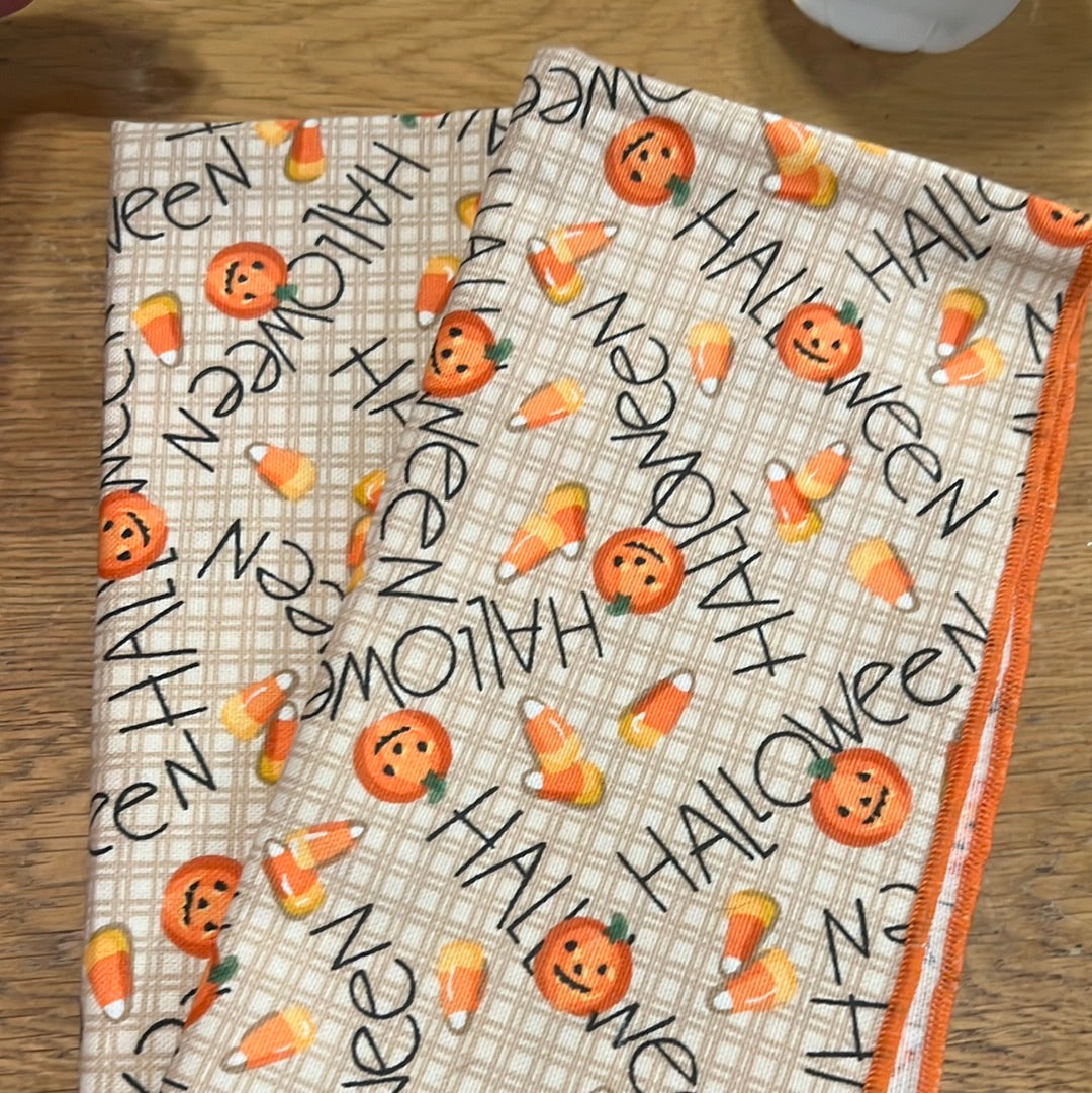 Longaberger set of 2 napkins in happy Halloween