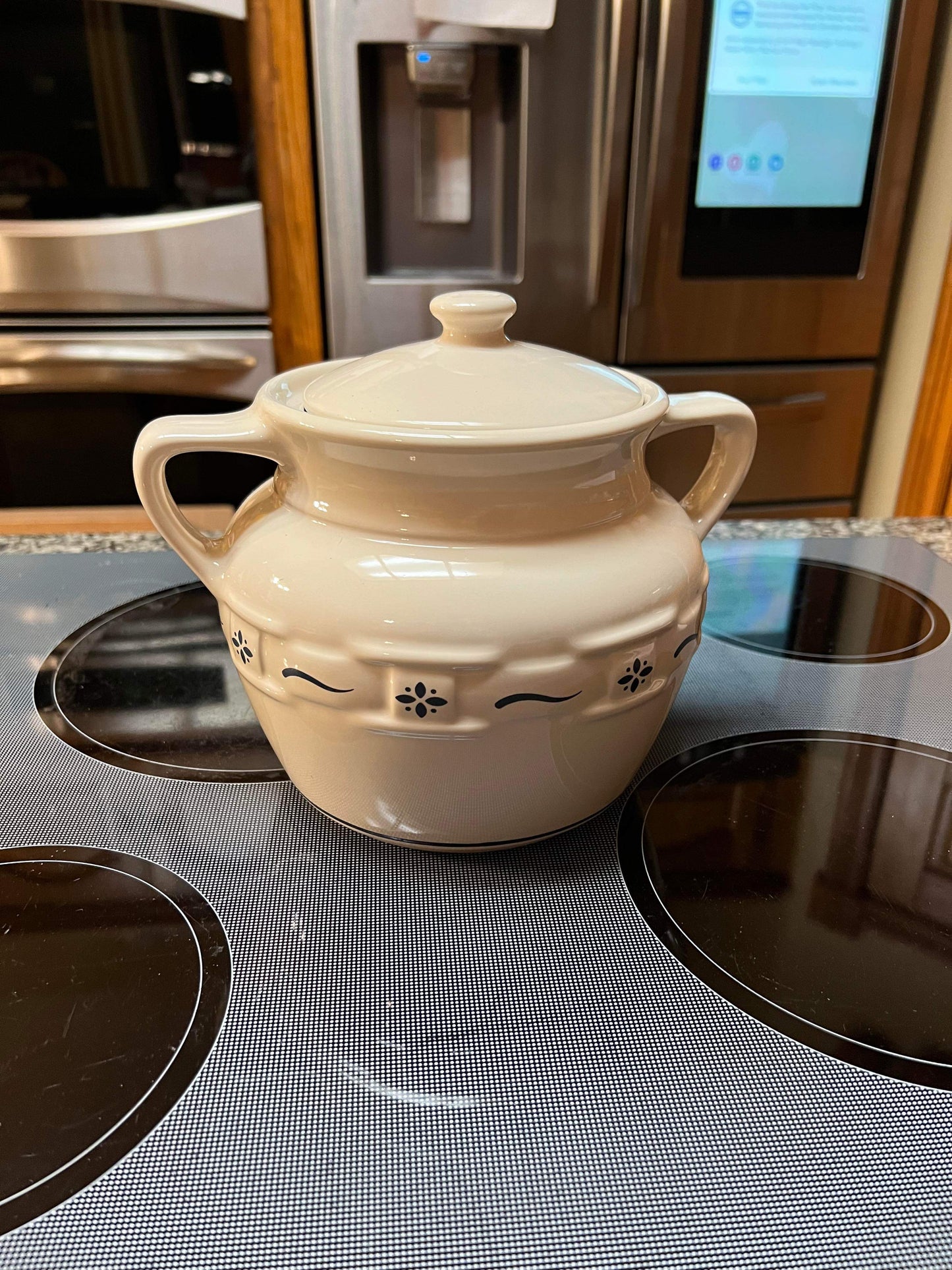 Longaberger Bean Pot with Lid (No Seal) in Woven Traditions Classic Blue