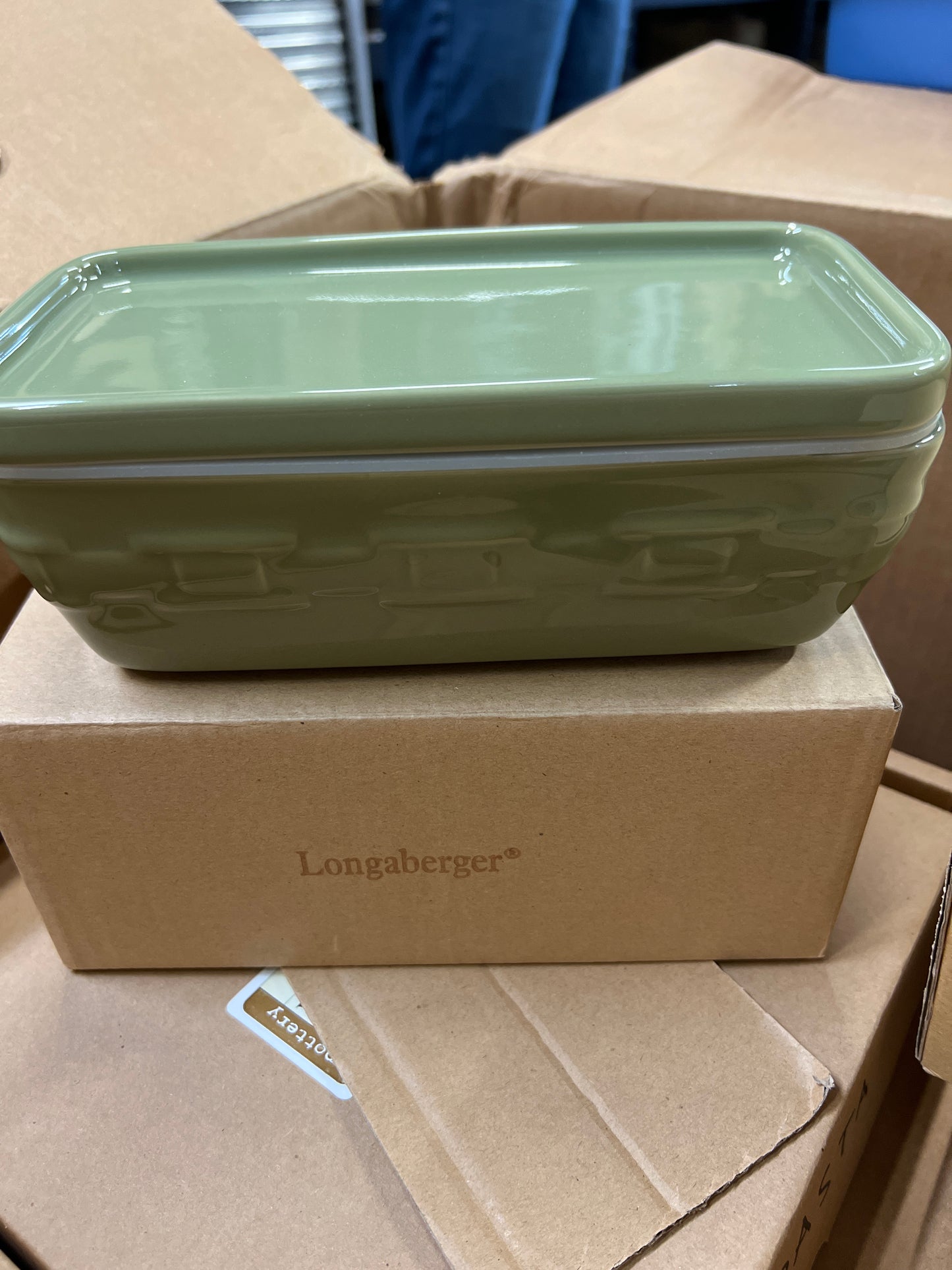 Longaberger 4x8 lidded dish