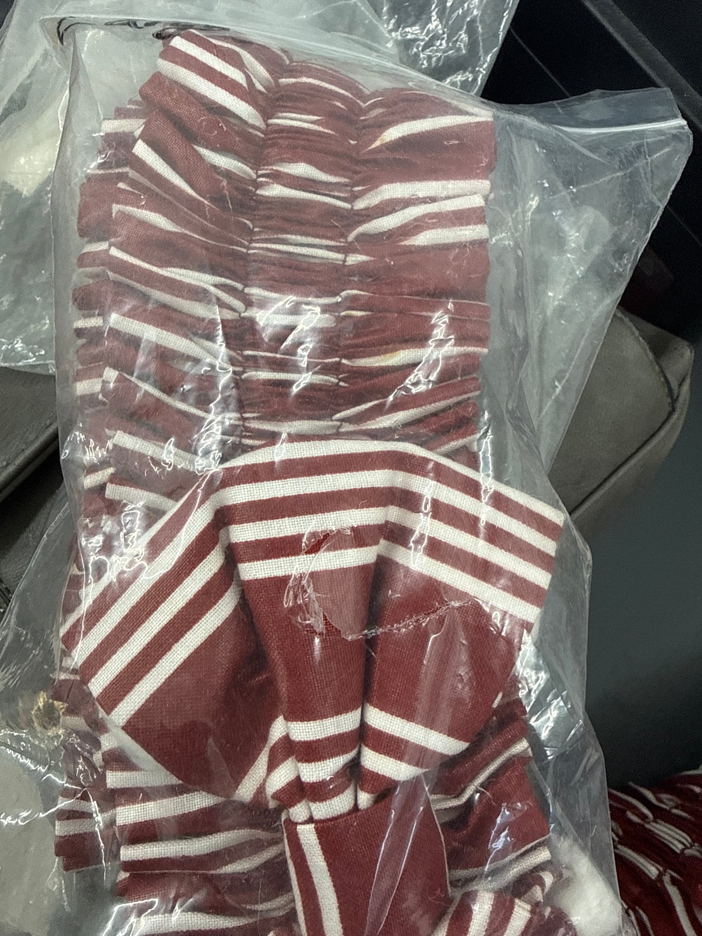 Longaberger large garter in red berry stripe