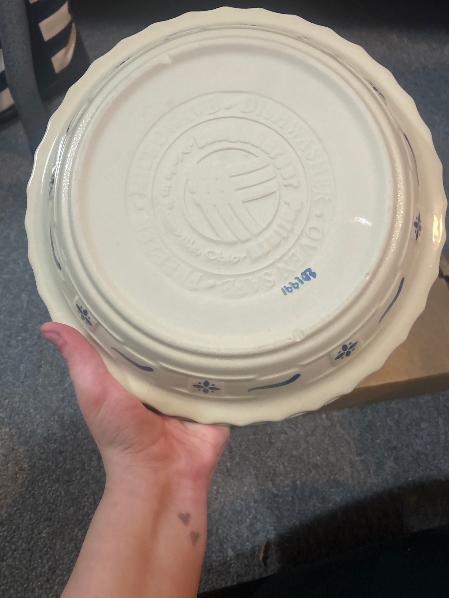 Longaberger full size pie plate classic blue