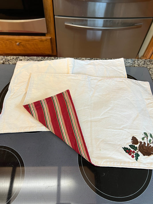 Longaberger set of reversible placemats flax/holiday stripe