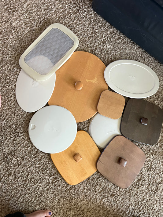 Lot A of 10 miscellaneous longaberger lids