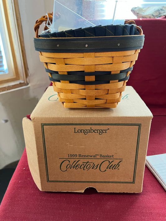 Longaberger 1999 renewal basket with protector and liner