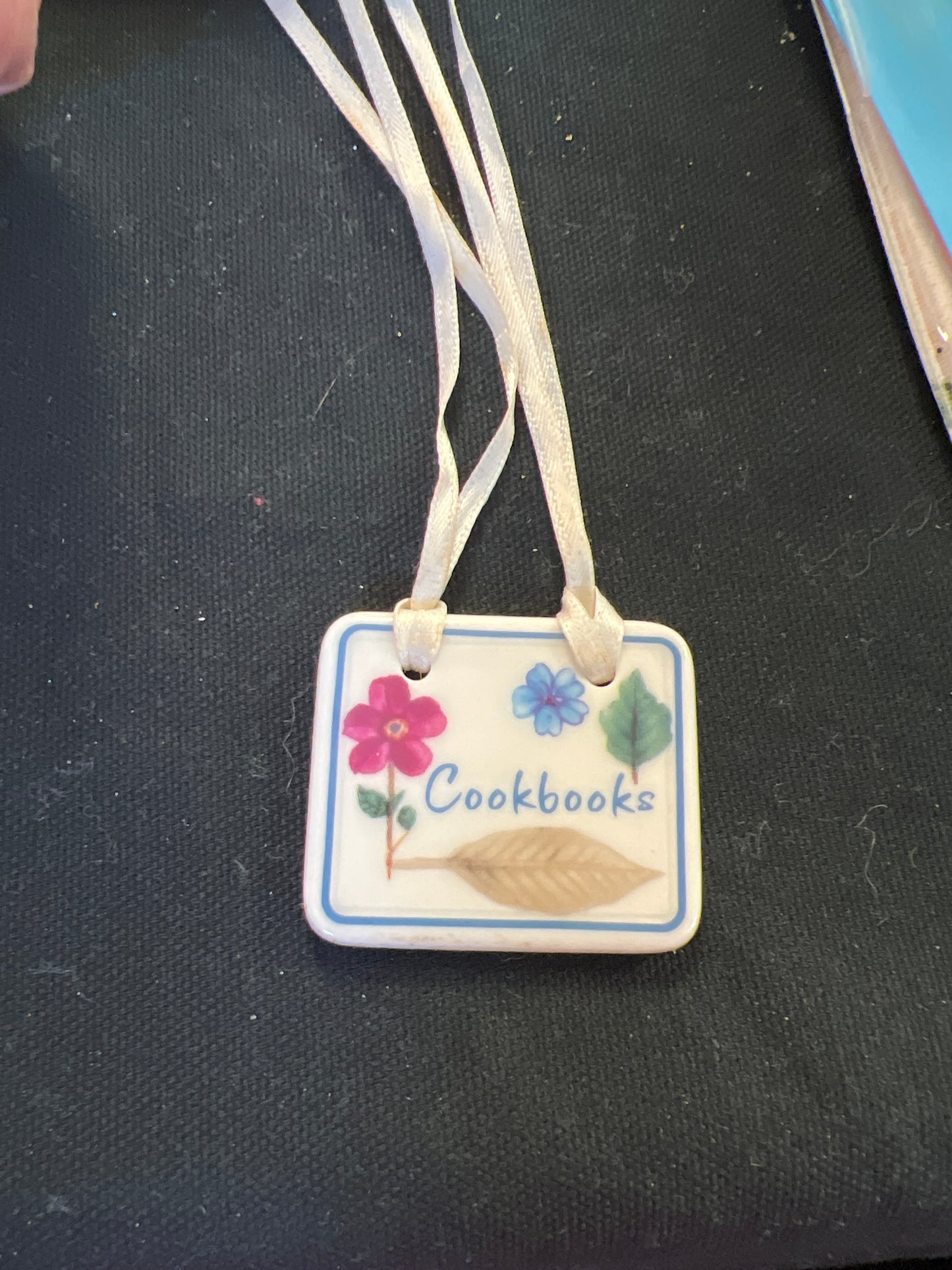 Longaberger Cookbooks Tie On