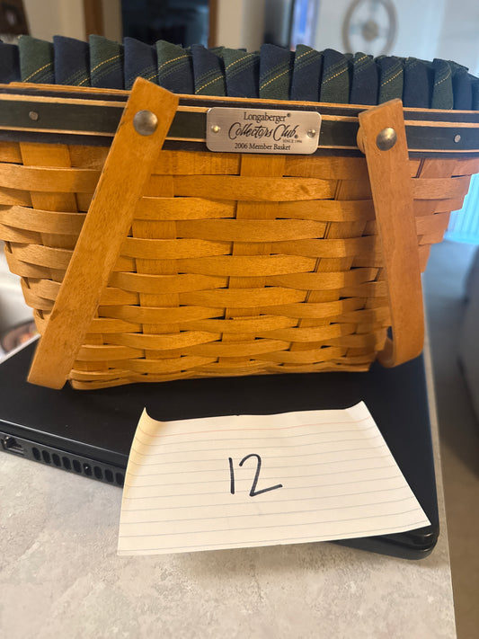 Longaberger collector’s club 2006 members basket with liner and protector