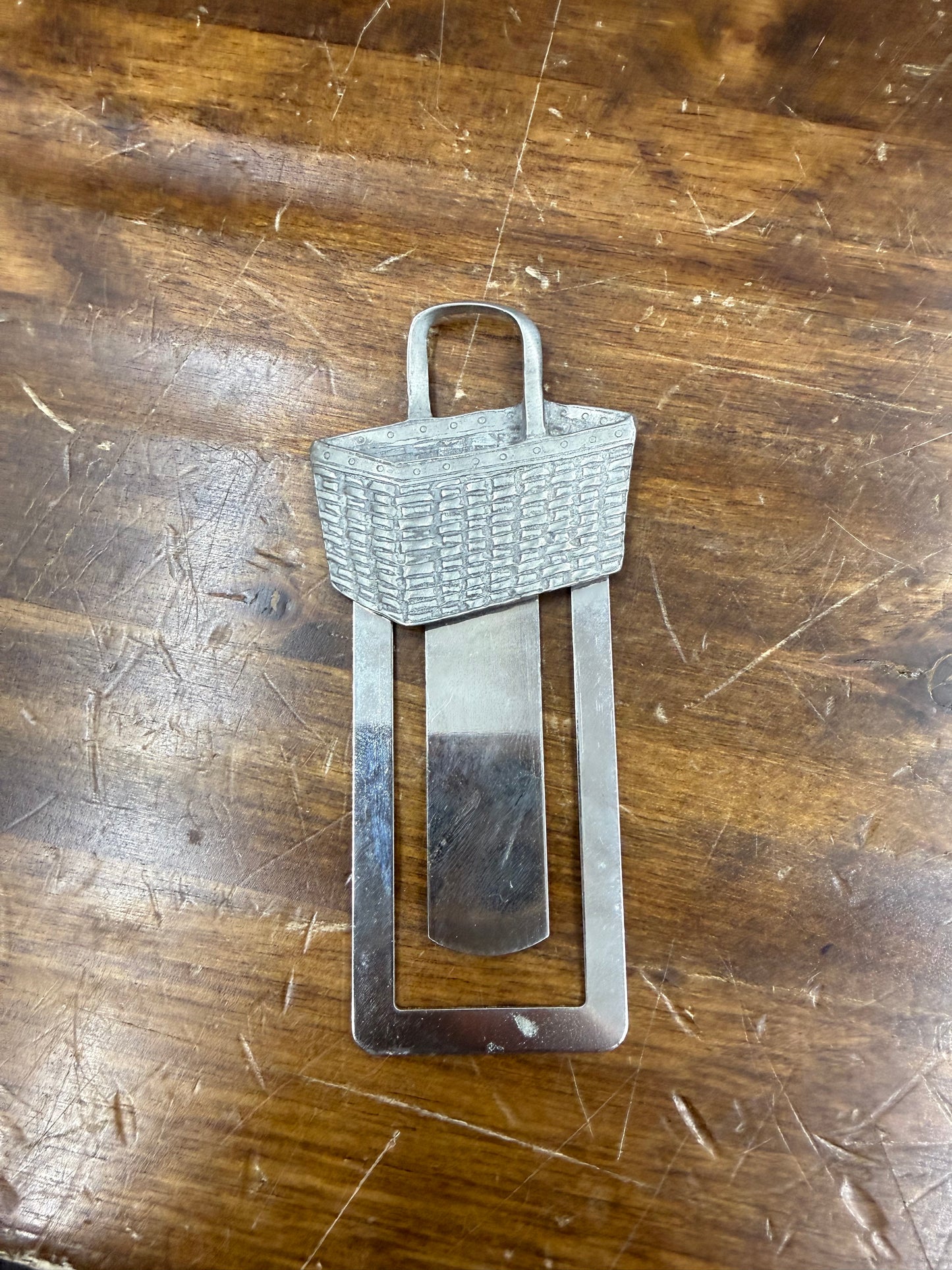 Homestead large basket paper clip
