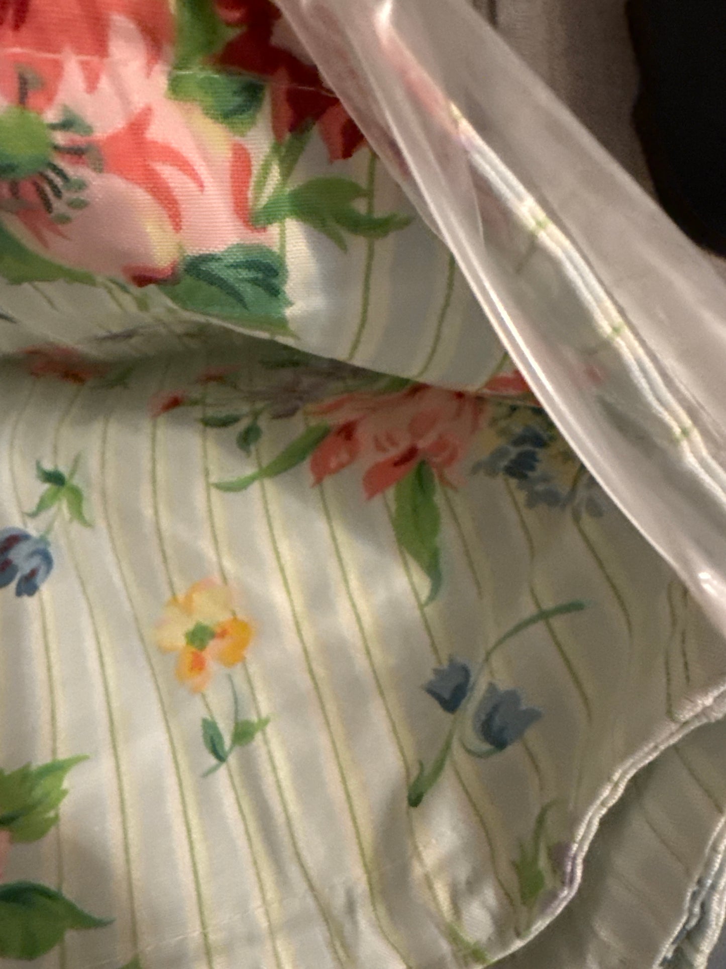 Longaberger lattice weave laundry liner in large mixed bouquet