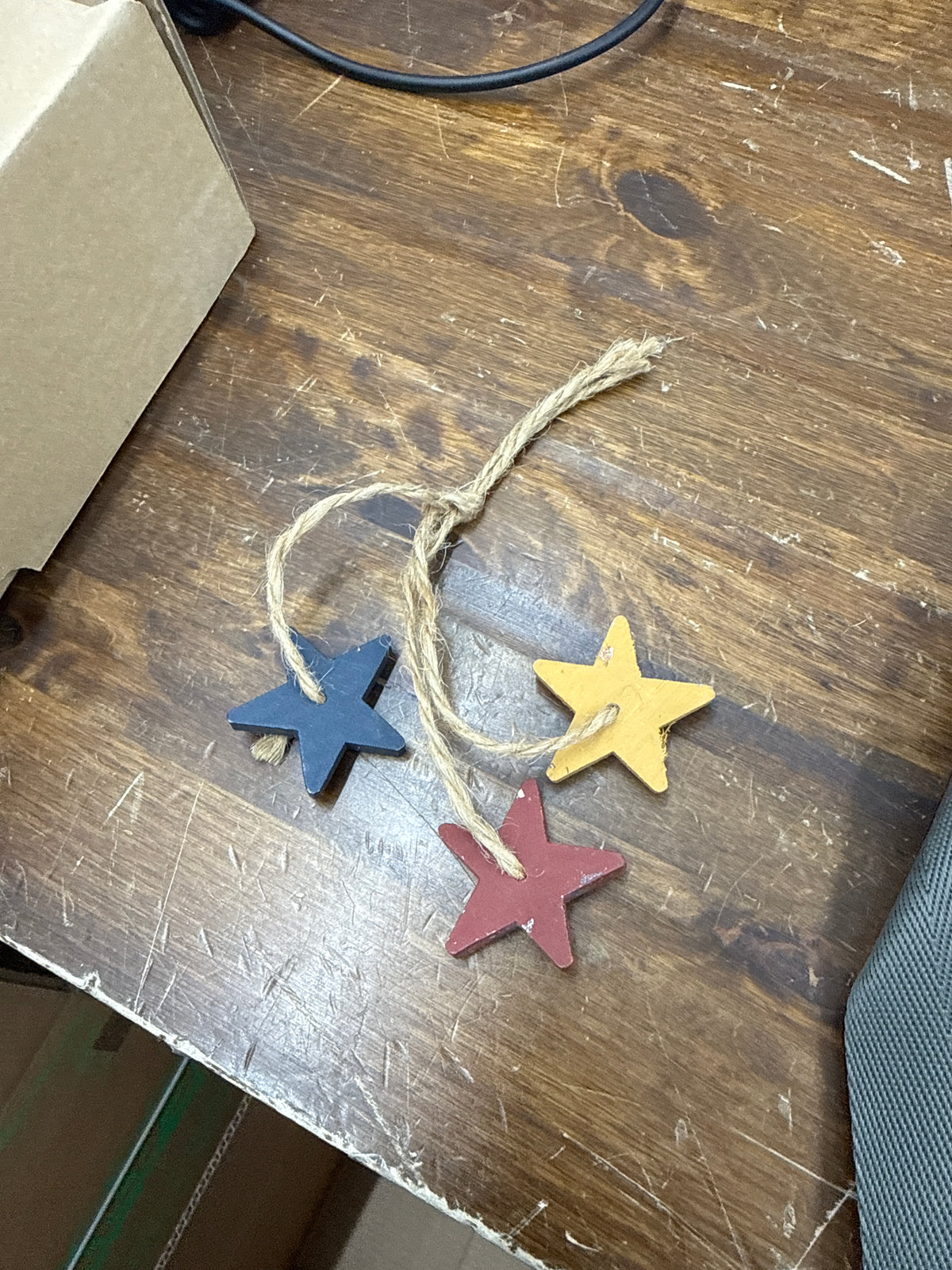 Homestead star tie on