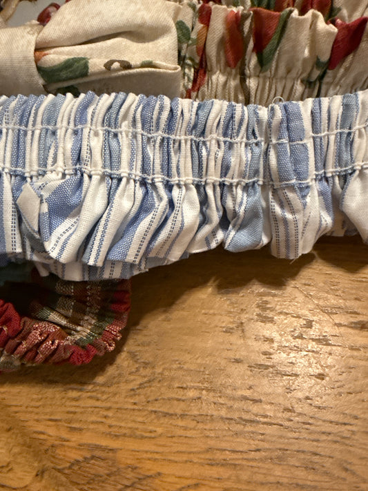 Longaberger medium garter in blue stripe