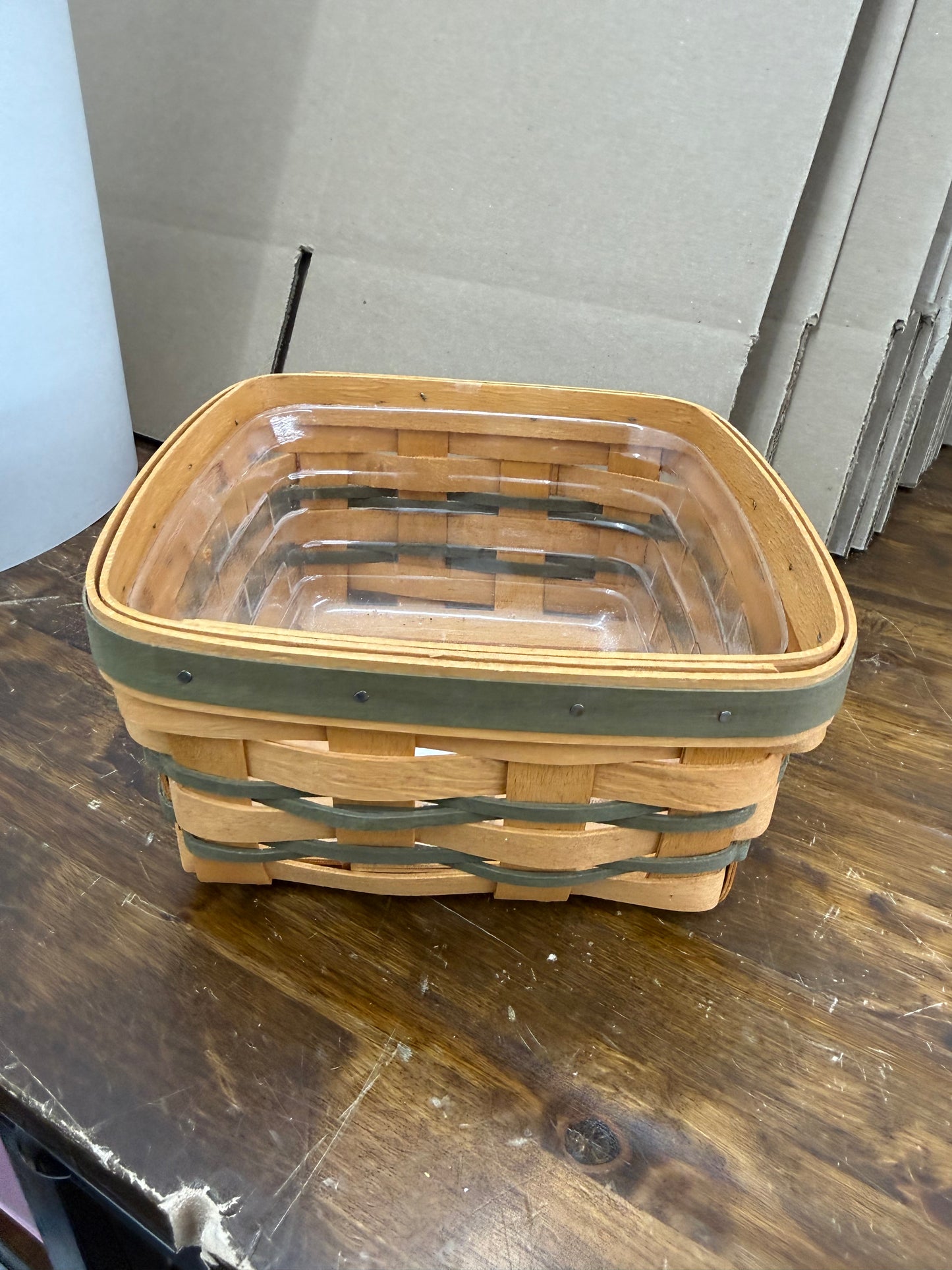 Lingaberger medium berry basket with protector
