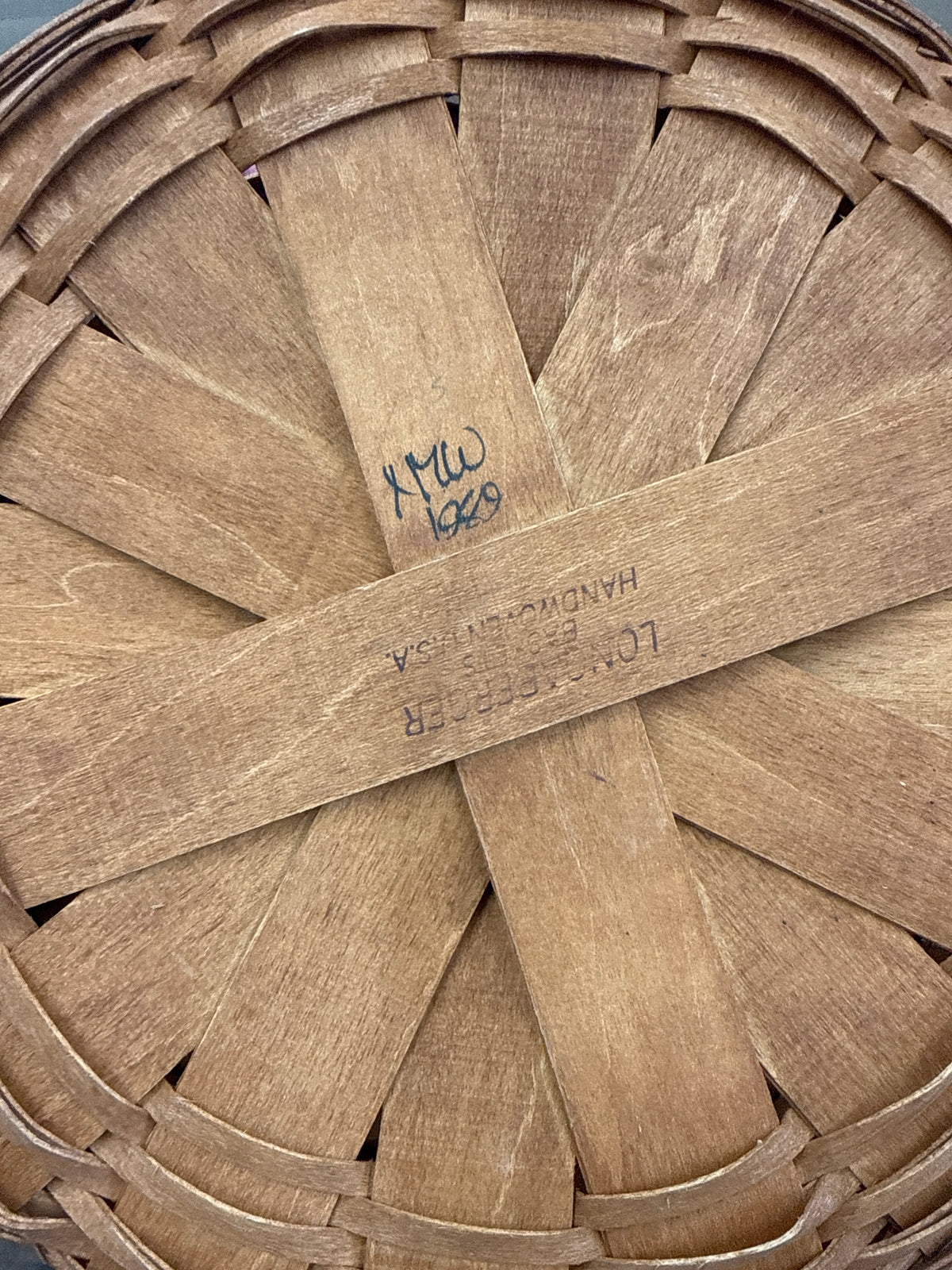 Longaberger 1989 stitching basket-has some markings on it has shown