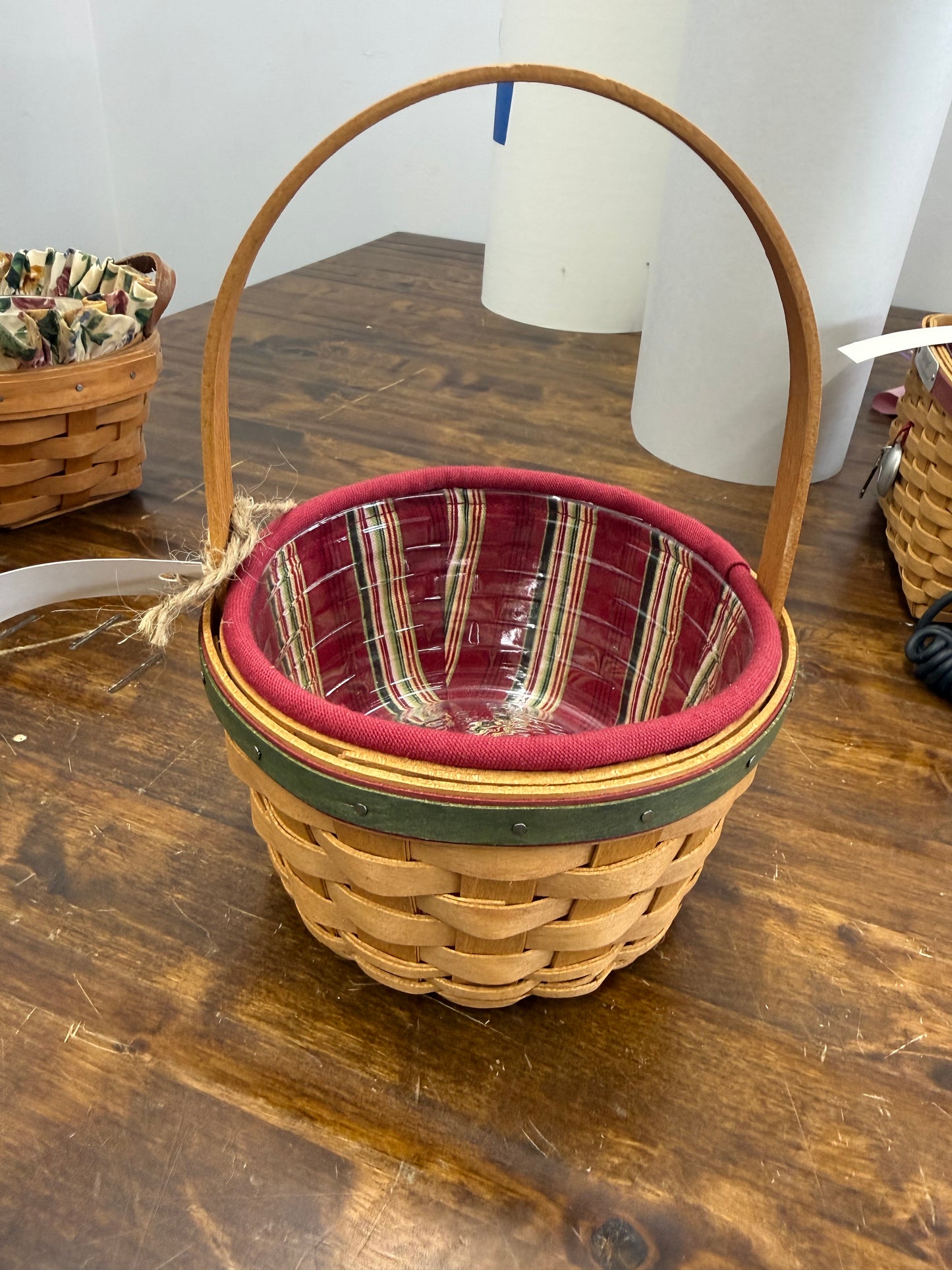 Longaberger 2005 holiday helper basket with liner and protector