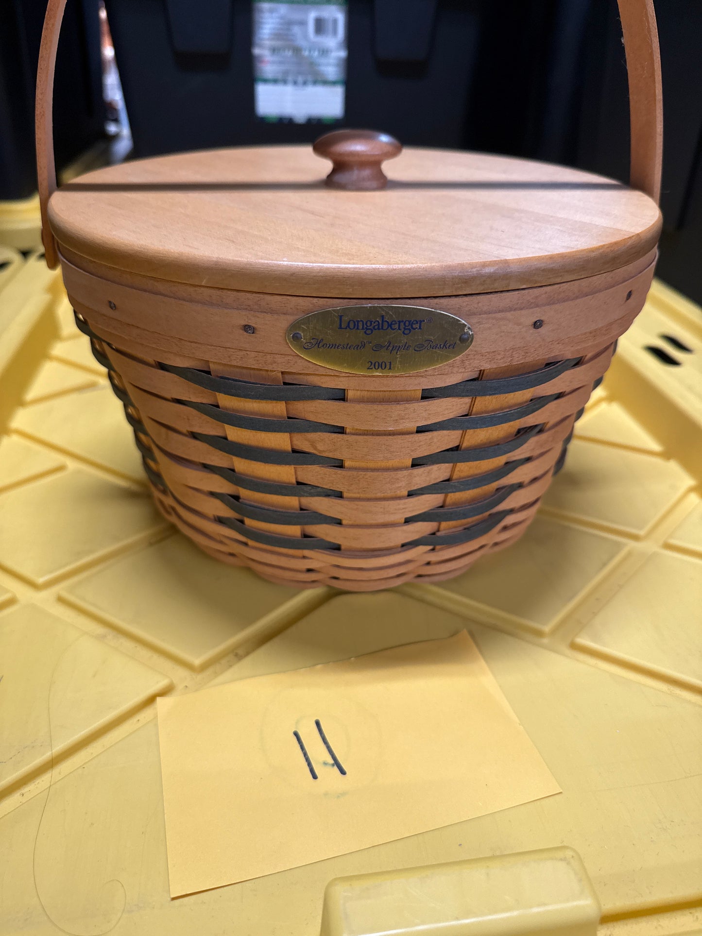Longaberger 2001 homestead apple basket with signatures, protector and lid