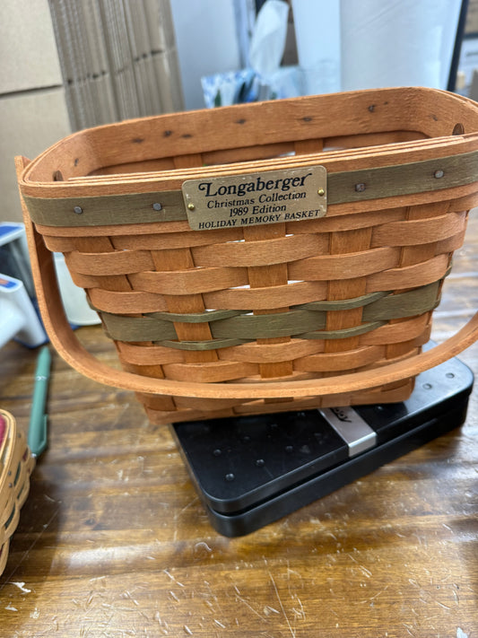 Longaberger 1989 holiday memory basket