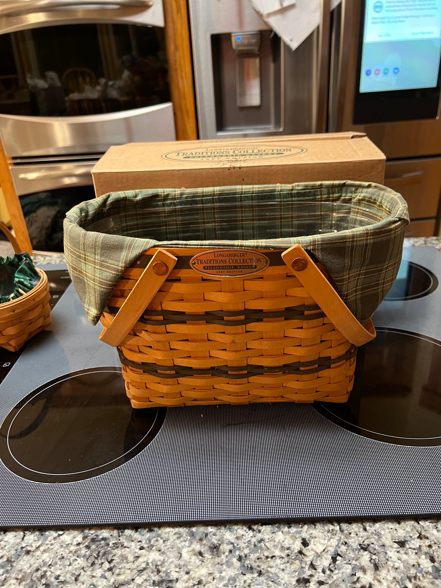 Longaberger Traditions Collection Fellowship Basket 1997 Edition with Liner and Protector