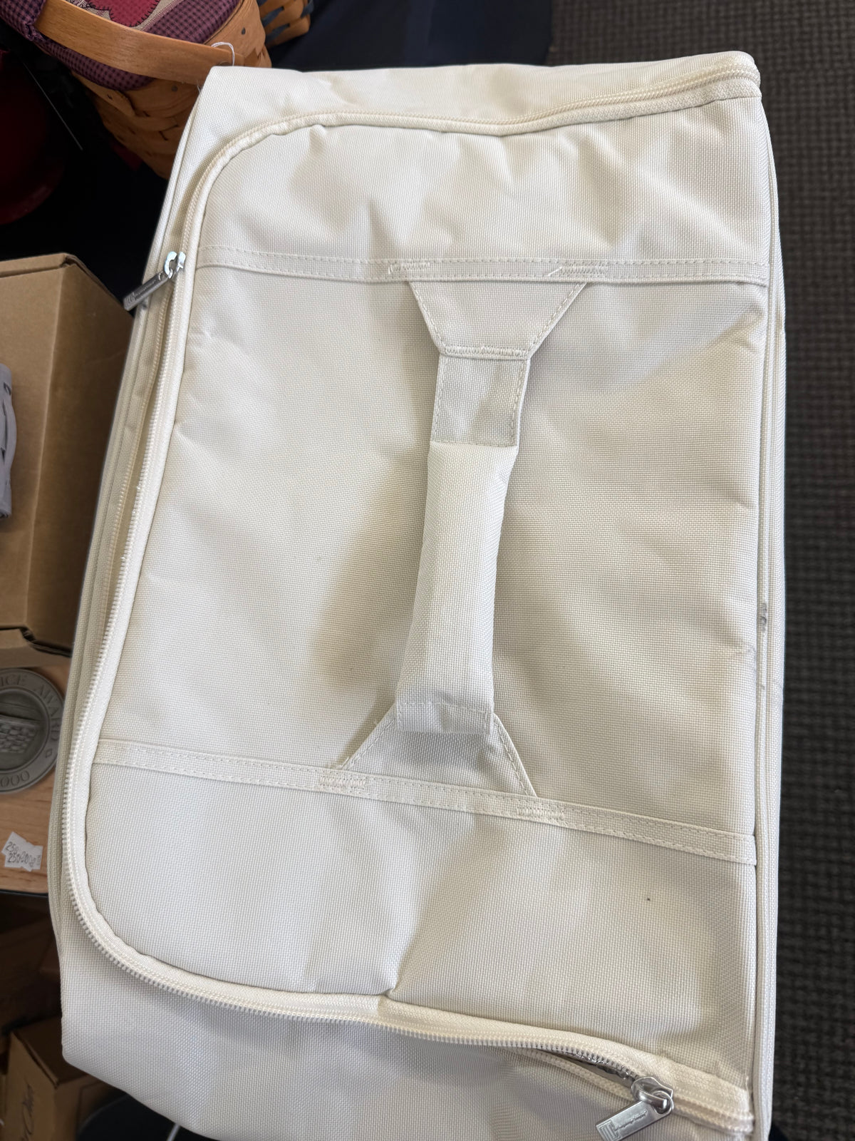 Large market insulated tote in ivory