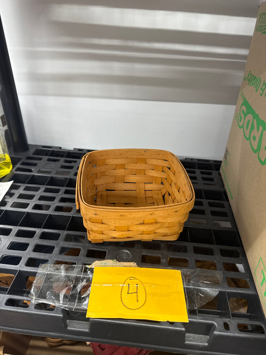 Longaberger medium berry basket