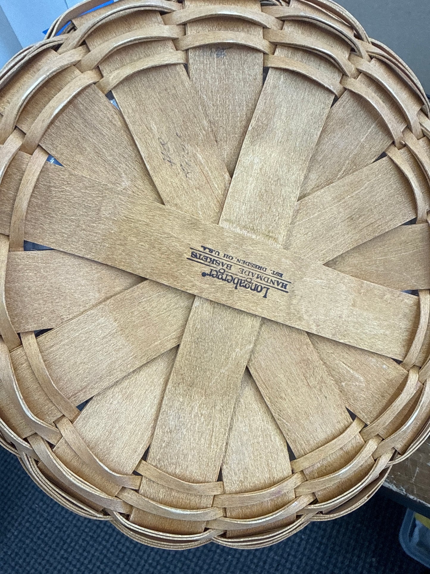 Longaberger darning basket with protector -had some rubbing in the frint