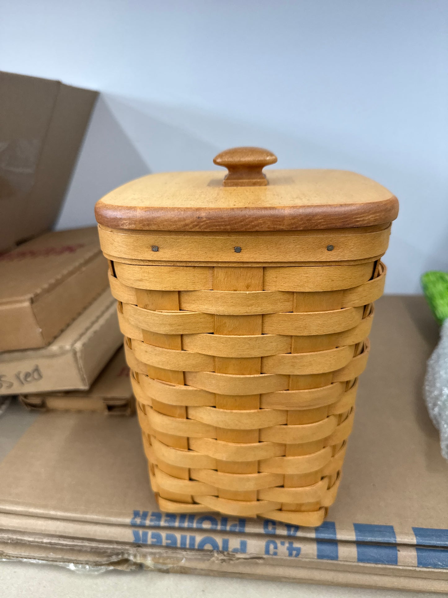 Longaberger medium spoon with lid (2nd)