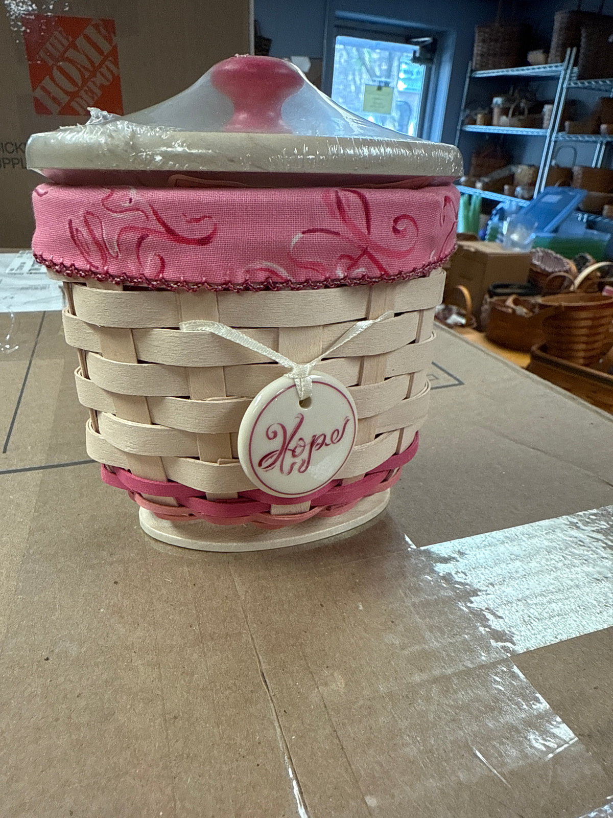 Longaberger 2011 horizon of hope basket with liner, protector & lid & tie on