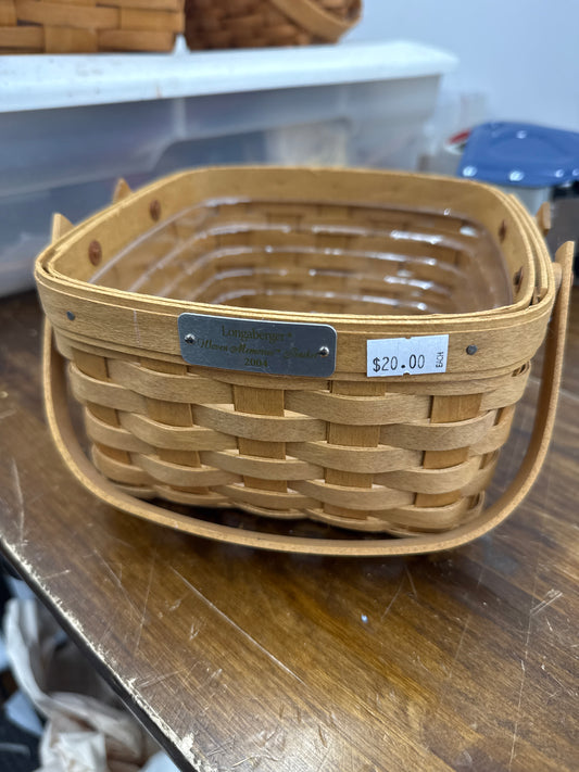Longaberger 2004 woven memories basket with protector
