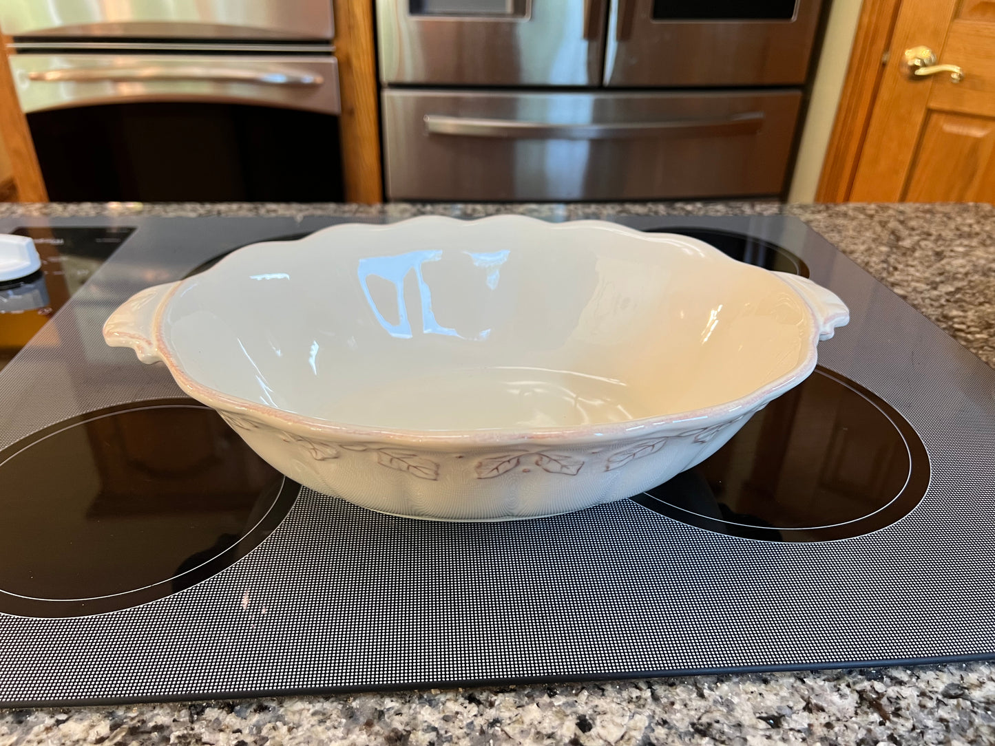 Longaberger oval serving bowl in vintage vine