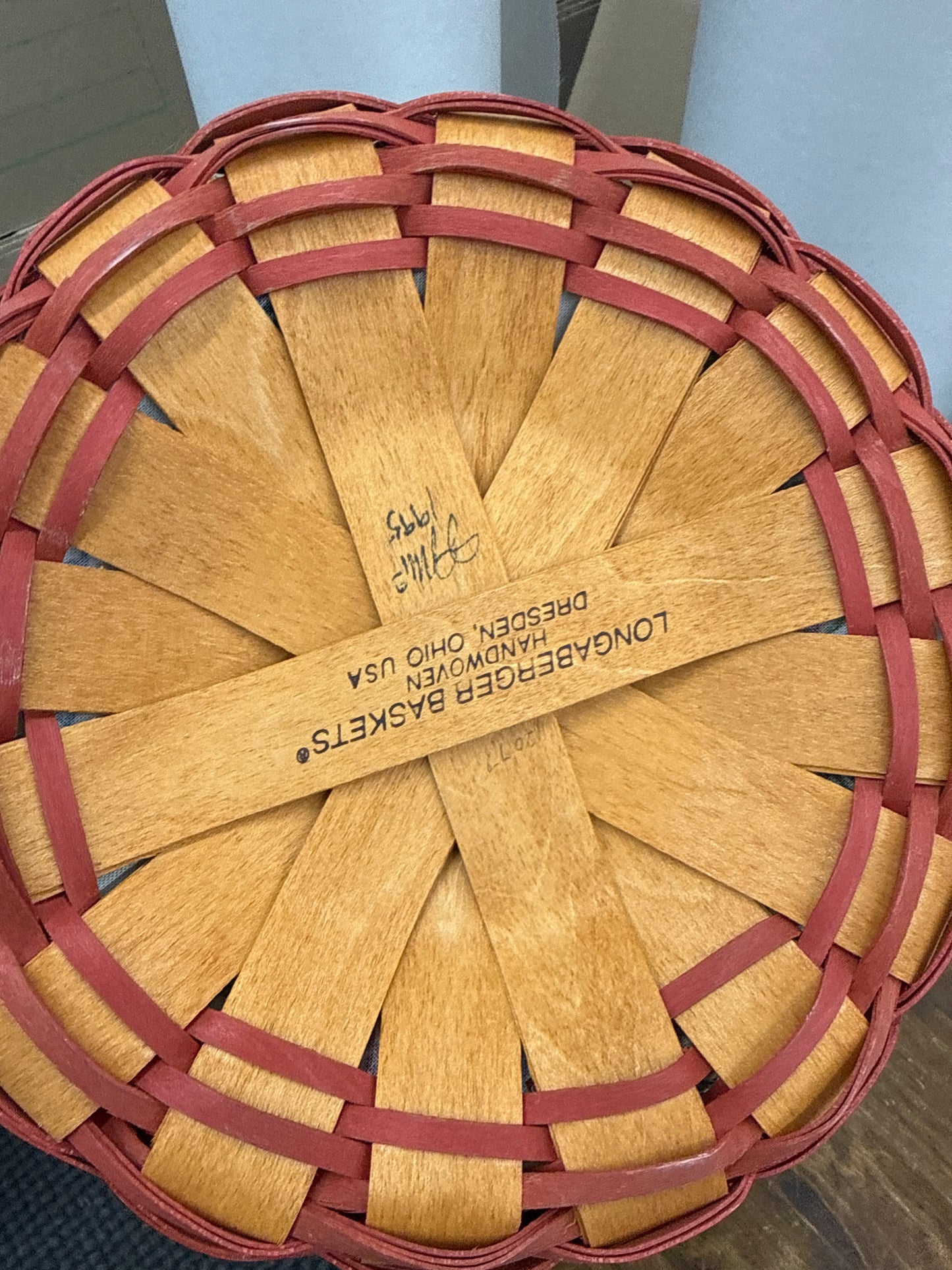 Longaberger 1995 Mother’s Day basket with liner and protector