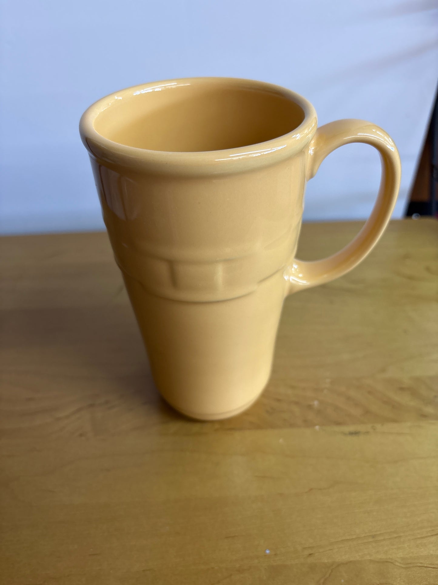 Travel mug in Butternut, no lid
