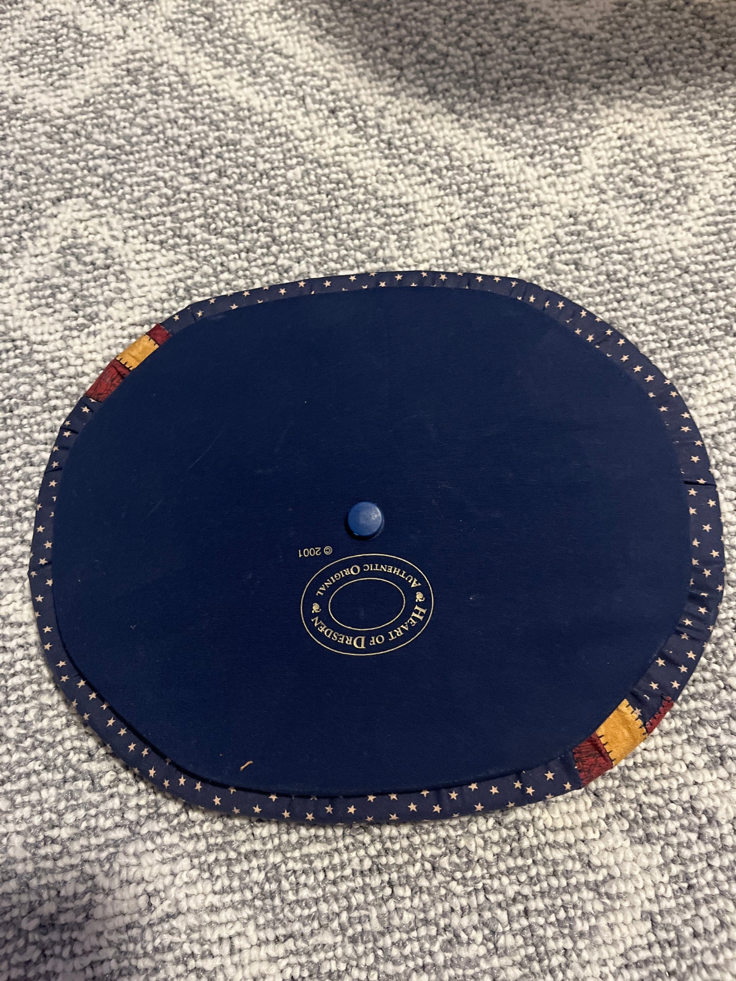 Heart of Dresden 11”x9” lid w/ star design