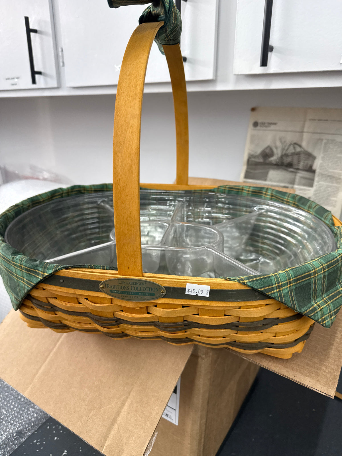 Longaberger 1998 collector’s club hospitality basket with liner, double or protector, and handle tie