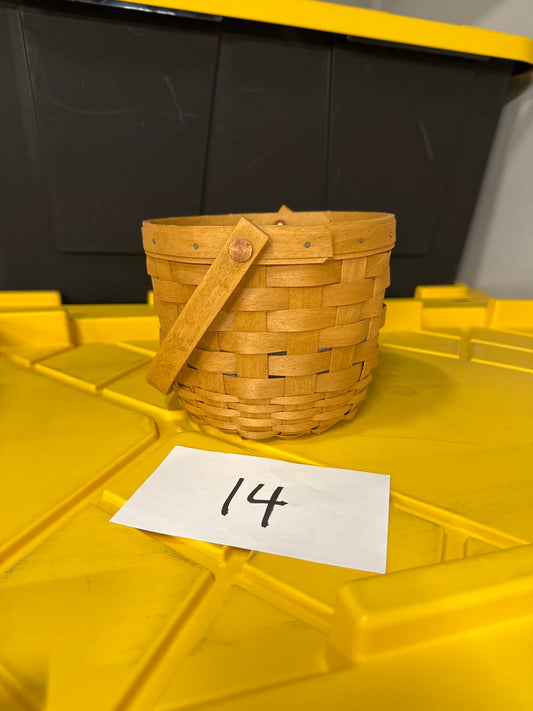 Longaberger small fruit basket