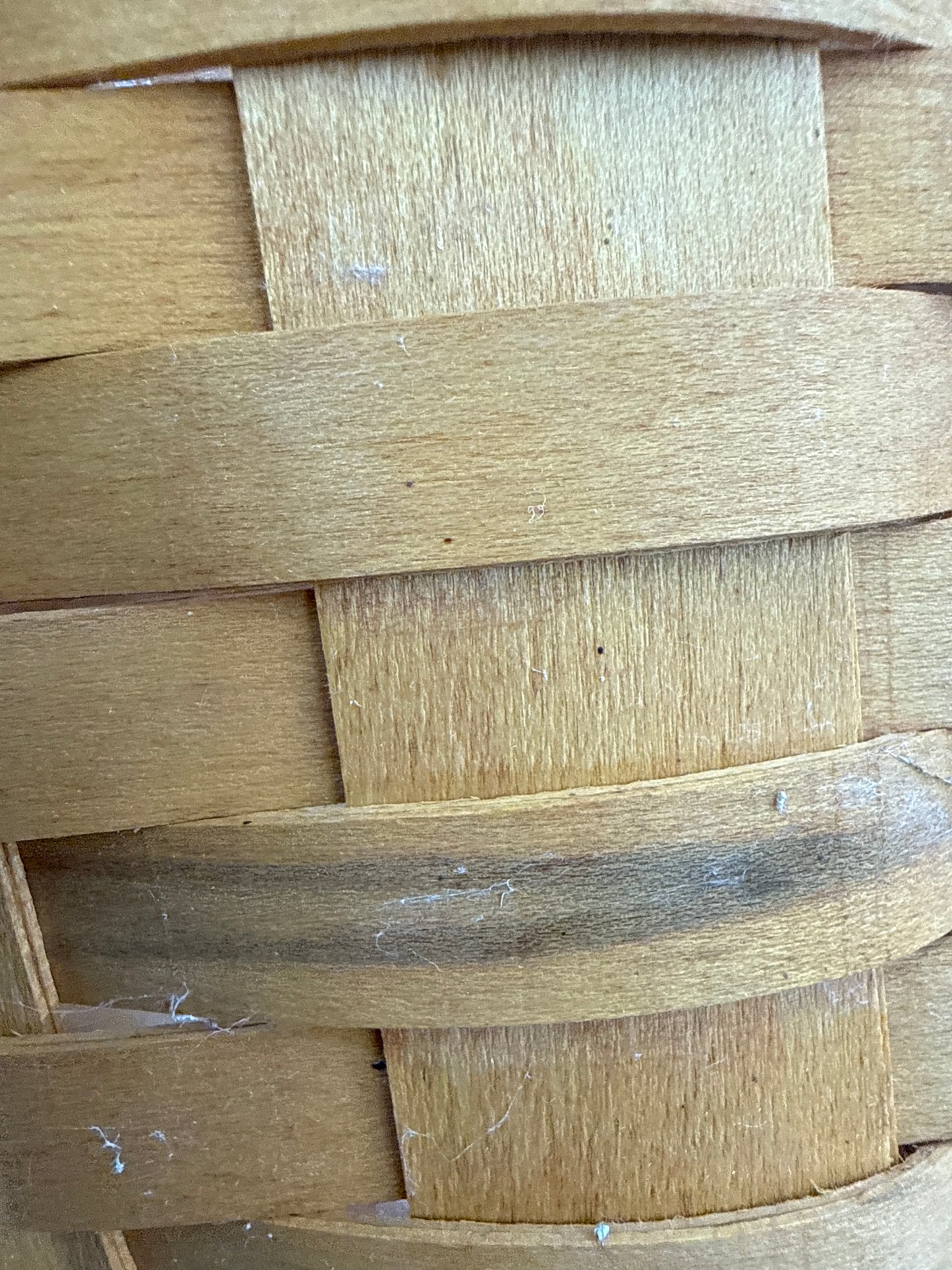 Longaberger 13” measuring basket with protector-has a fee rubbing marks and a cracked splint