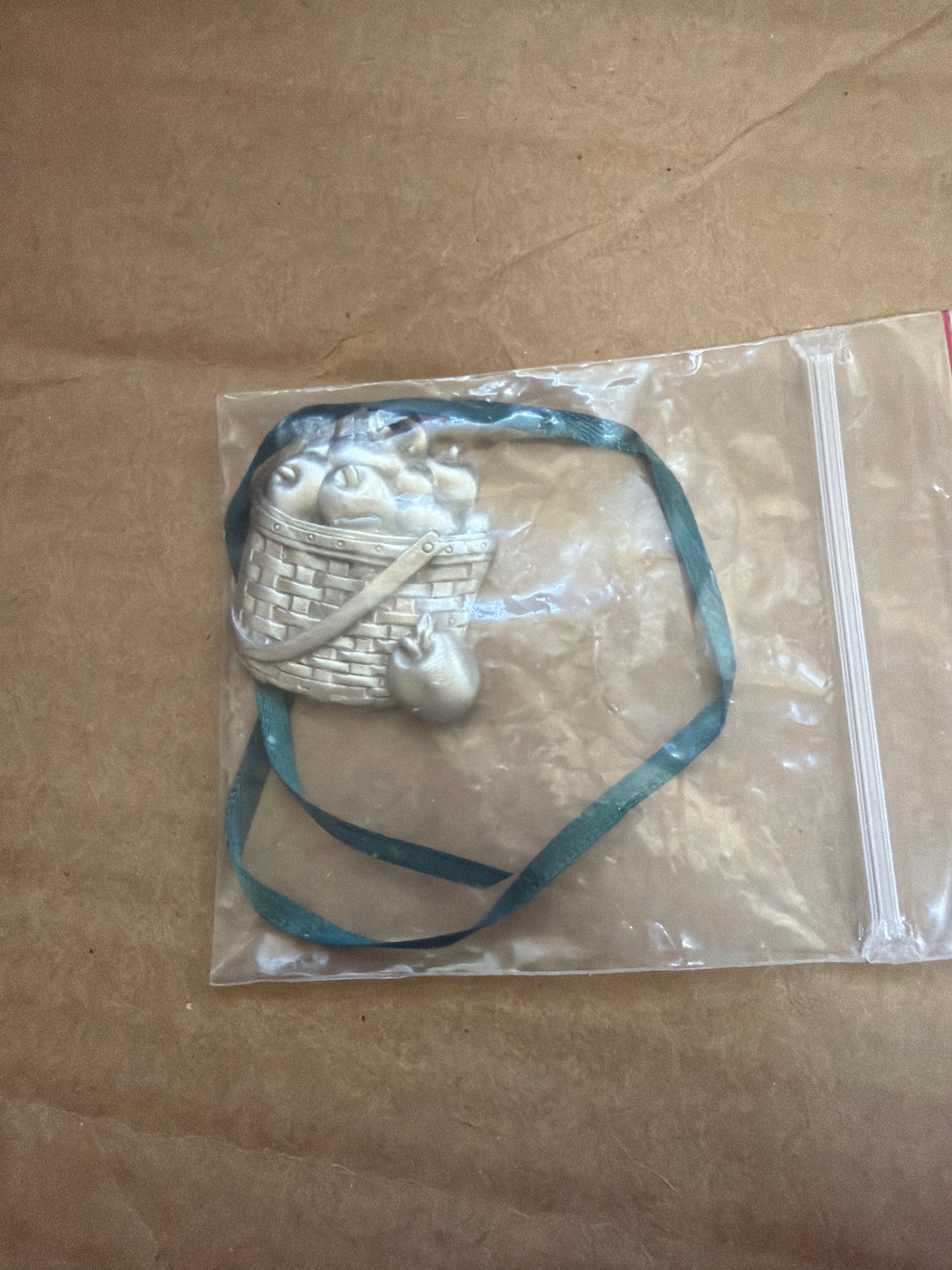 Homestead Apple Basket tie-on