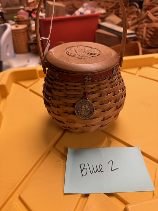 Longaberger tournament of roses with liner and protector, and lid