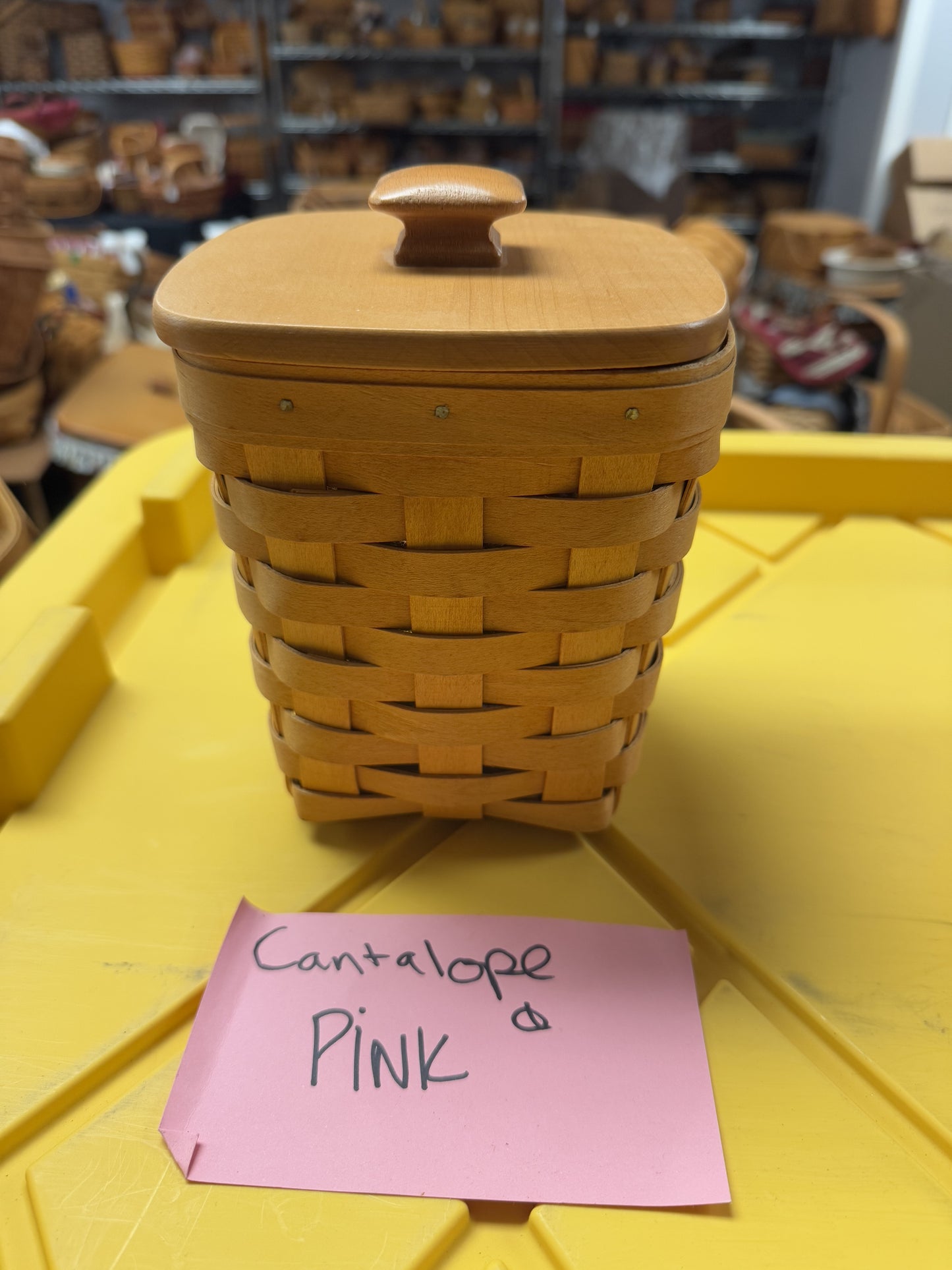 Longaberger med spoon with lid