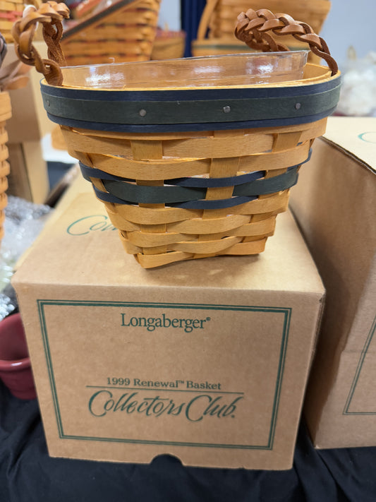 Longaberger 1999 renewal basket with protector