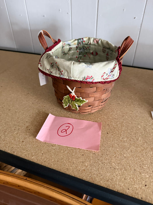Longaberger small fruit with liner and protector