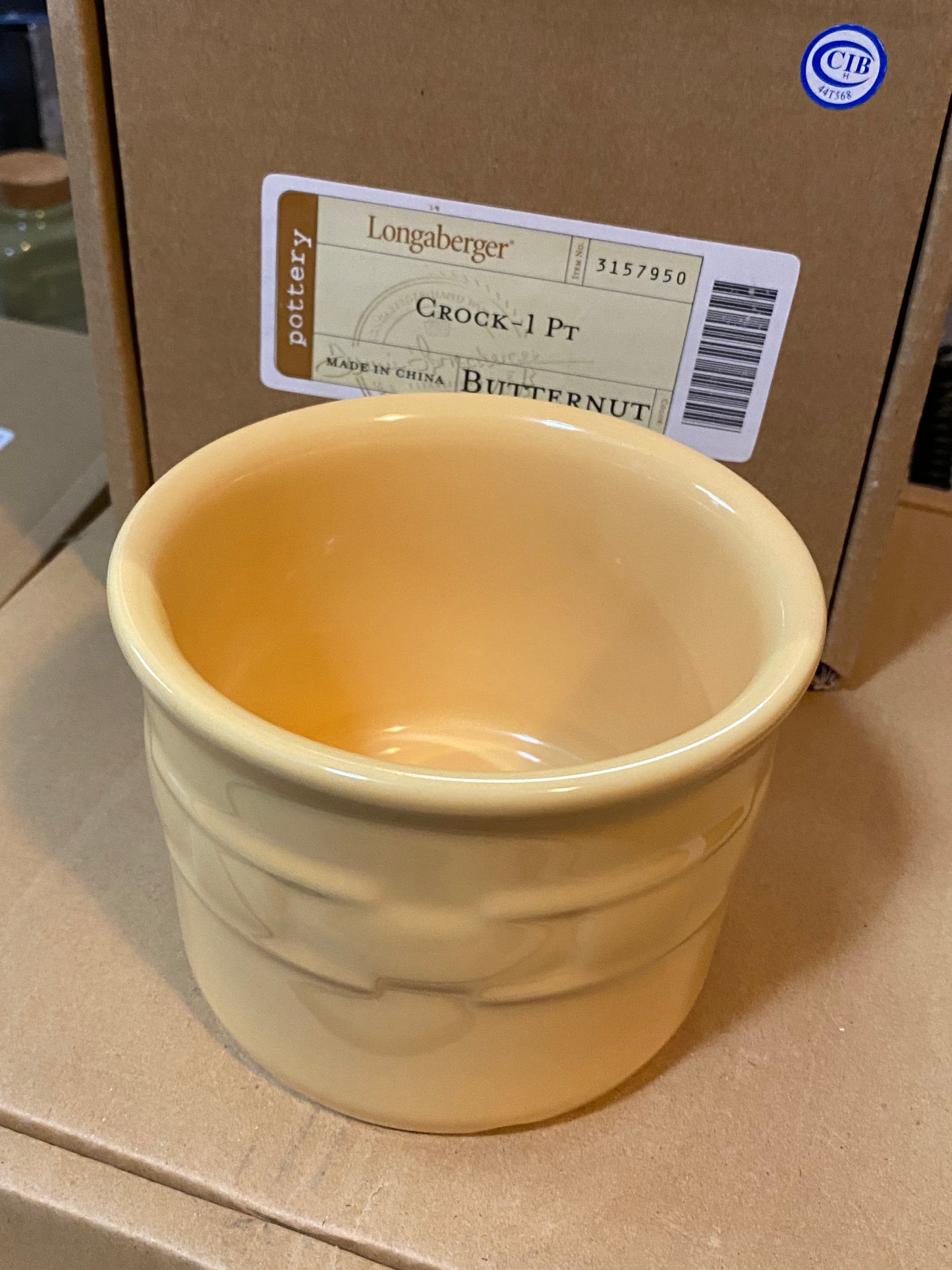 Longaberger crock 1 pt in butternut