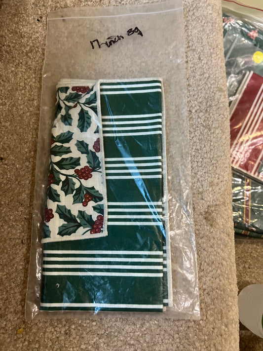 Longaberger 17” table reversible square in Holly & Hunter green stripe