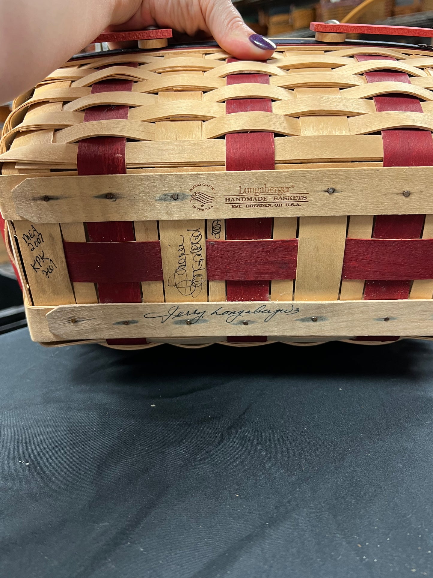 Longaberger 2007 Signed Fort Hood basket fest with lid & protector