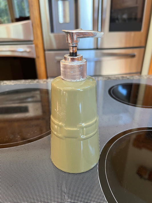 Longaberger soap dispenser in Sage