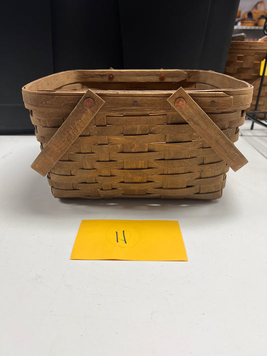 Longaberger pie basket with riser